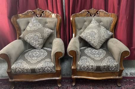 5 seater solid wood sofa set in excellent condition