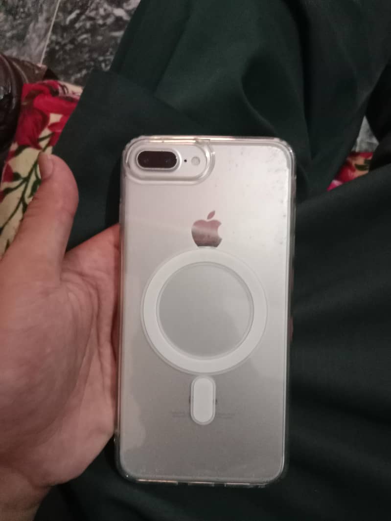 Apple iPhone 7 Plus 0