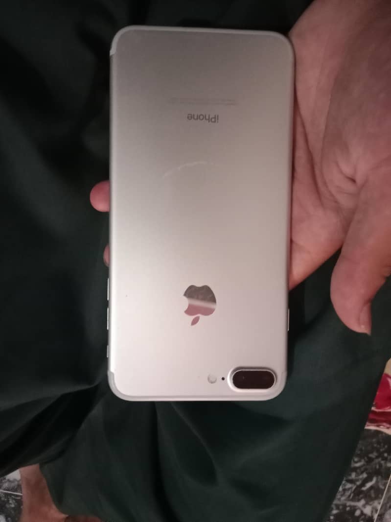 Apple iPhone 7 Plus 1