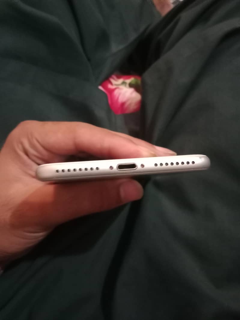Apple iPhone 7 Plus 4
