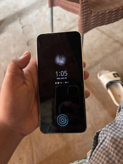 lg v60 all ok just back crack