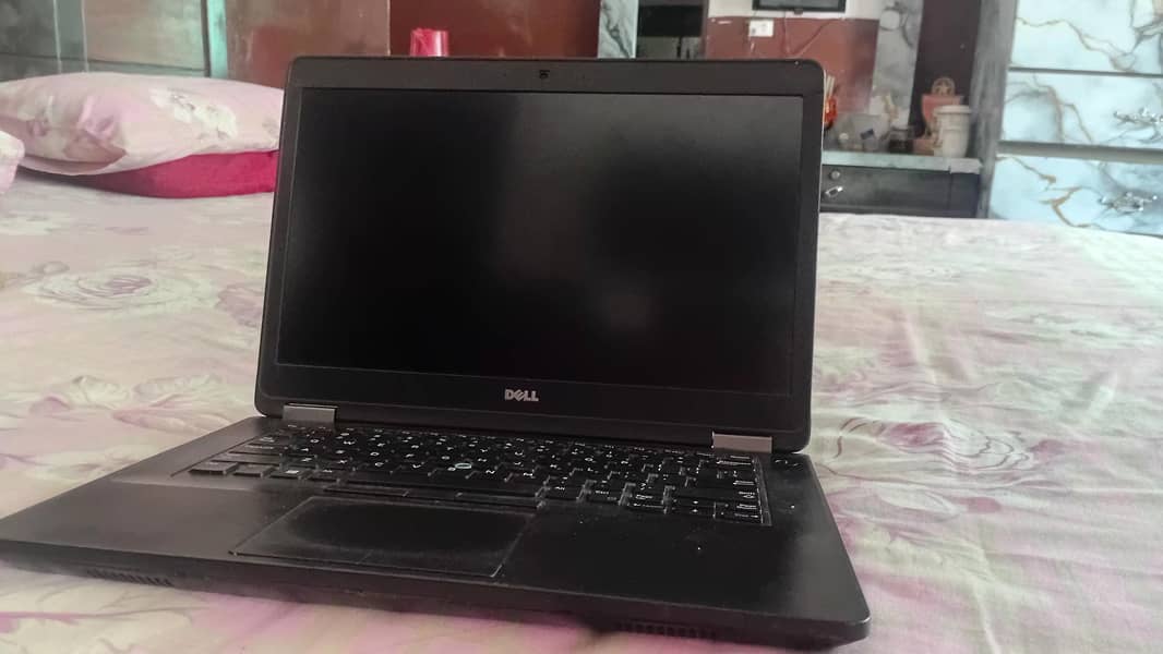 Dell latitude E5470 0