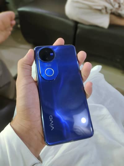 Vivo V50