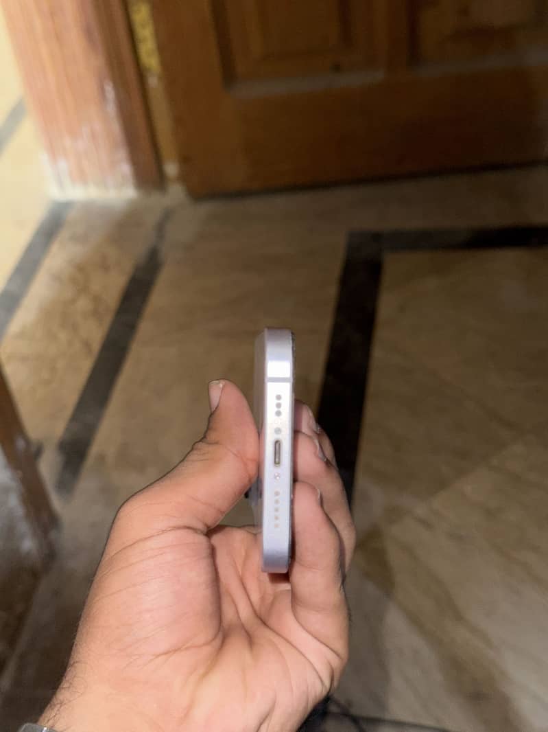 Apple iPhone 14 3