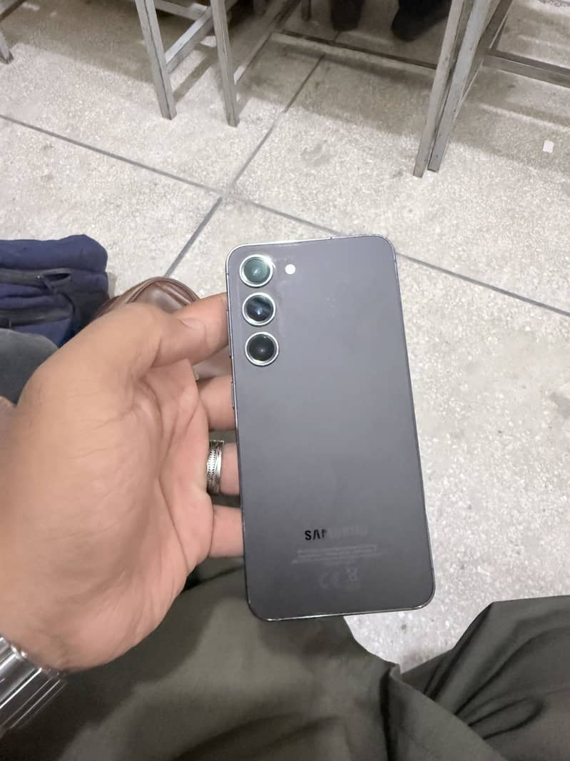 Samsung Mobile S23 6