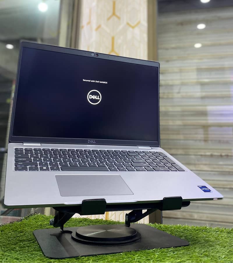 Dell Precision 3560 1