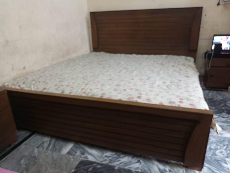 Queen size Double bed 7
