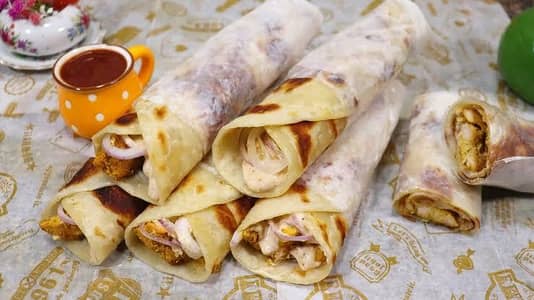chicken roll paratha