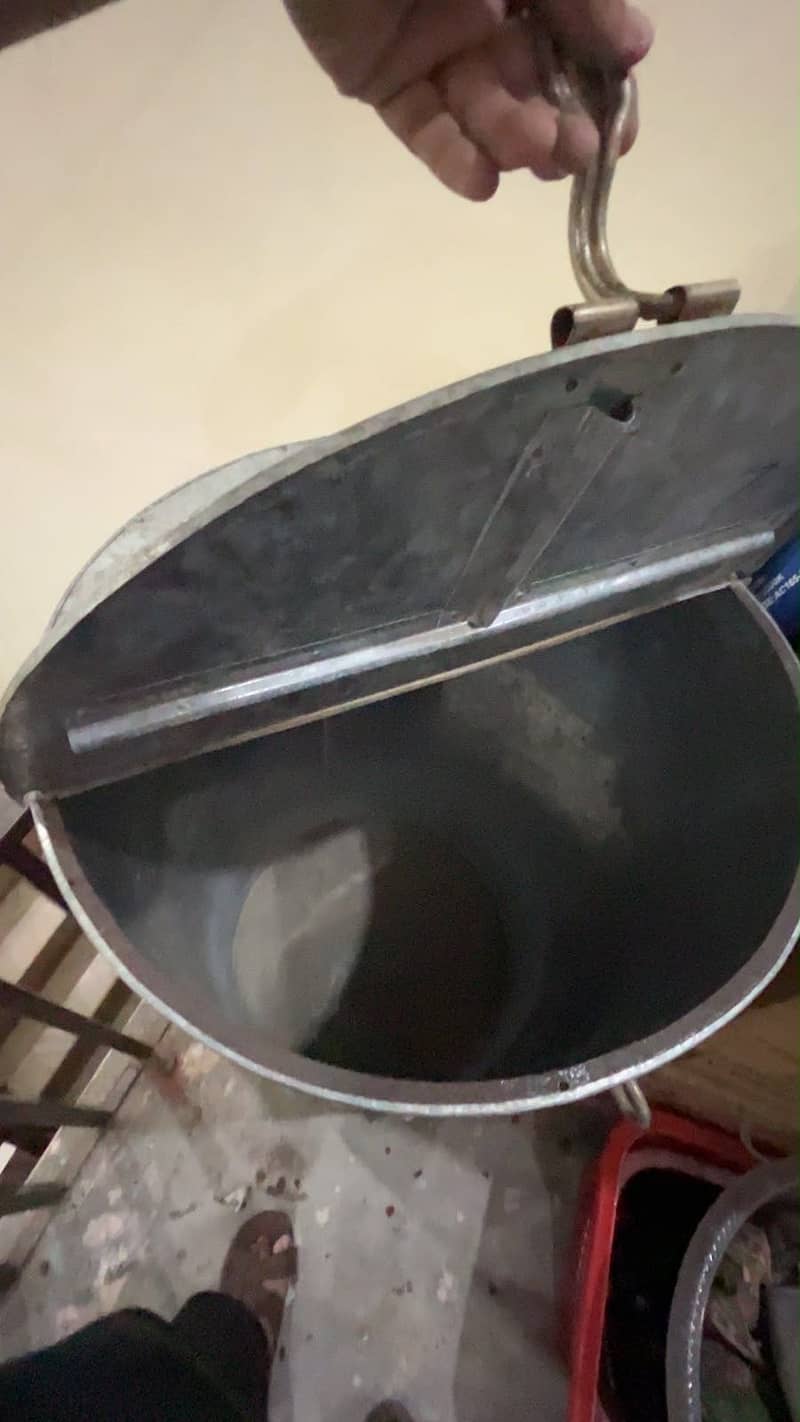 Grain storage container 0