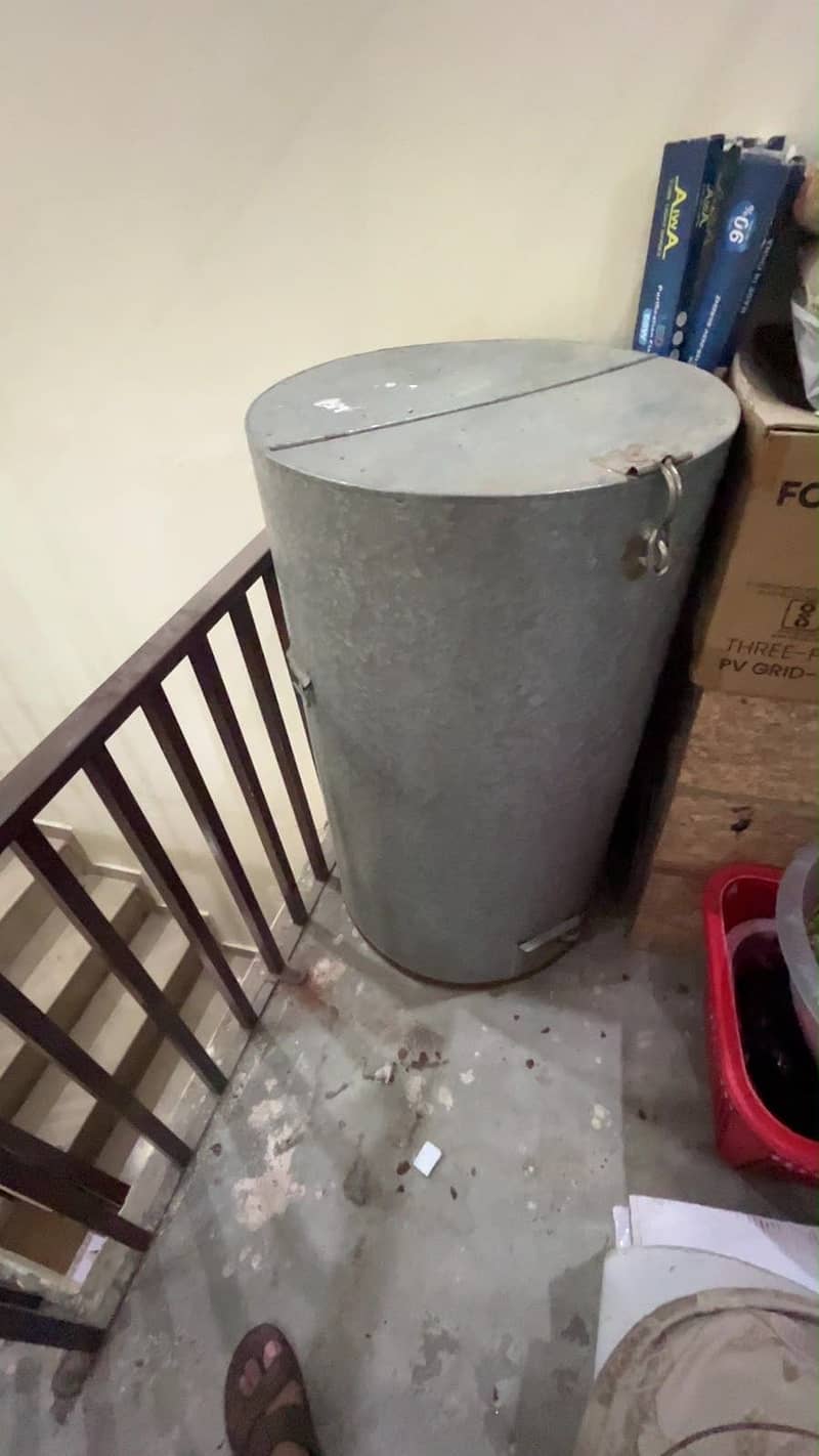 Grain storage container 2