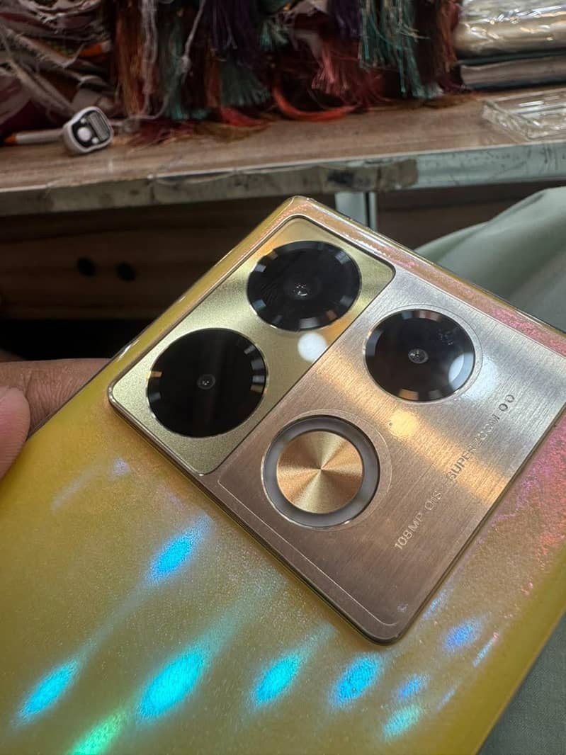 Infinix Note 40 Pro 4