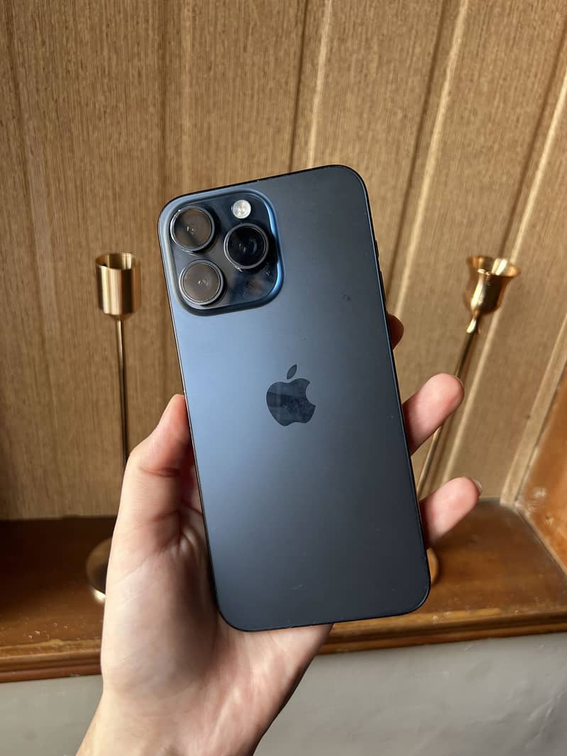 Apple iPhone 15 Pro Max 1