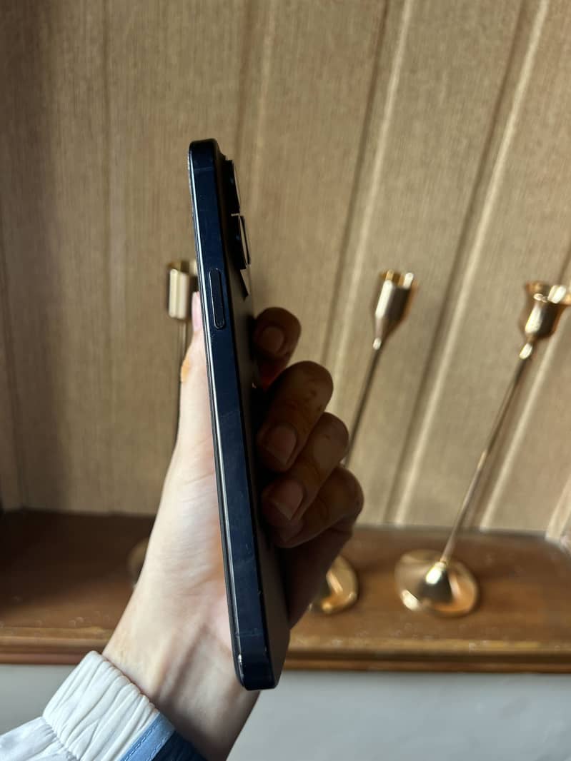 Apple iPhone 15 Pro Max 3