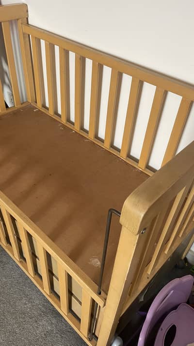 Wooden cott