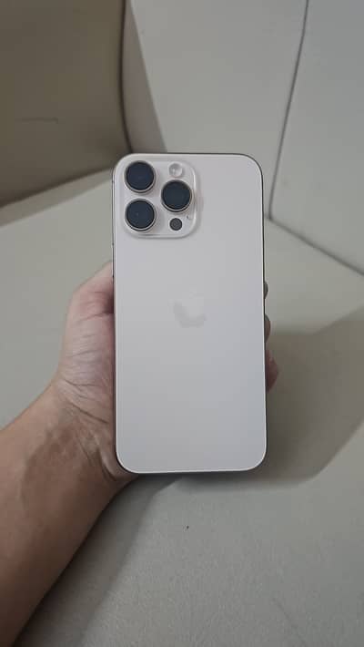 Apple iPhone 16 Pro Max
