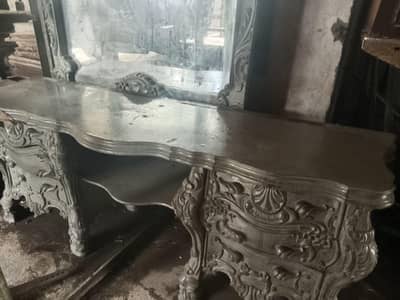urgent sale dressing table with mirrar