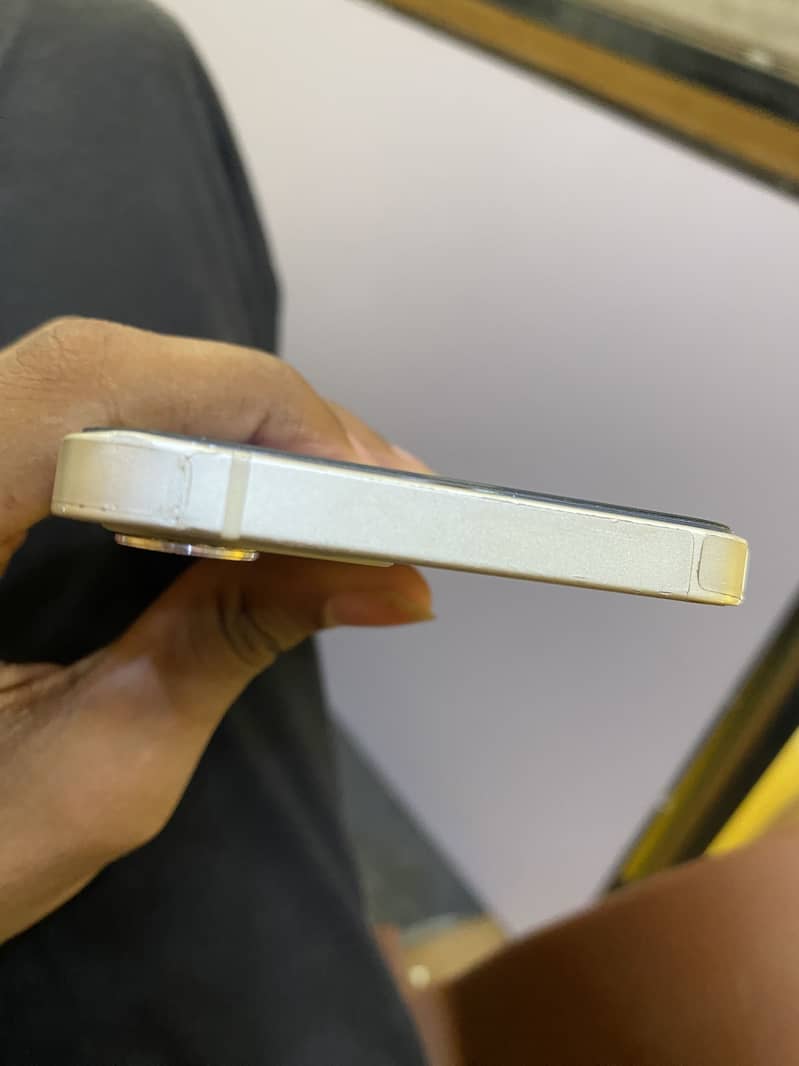 Apple iPhone 12 2