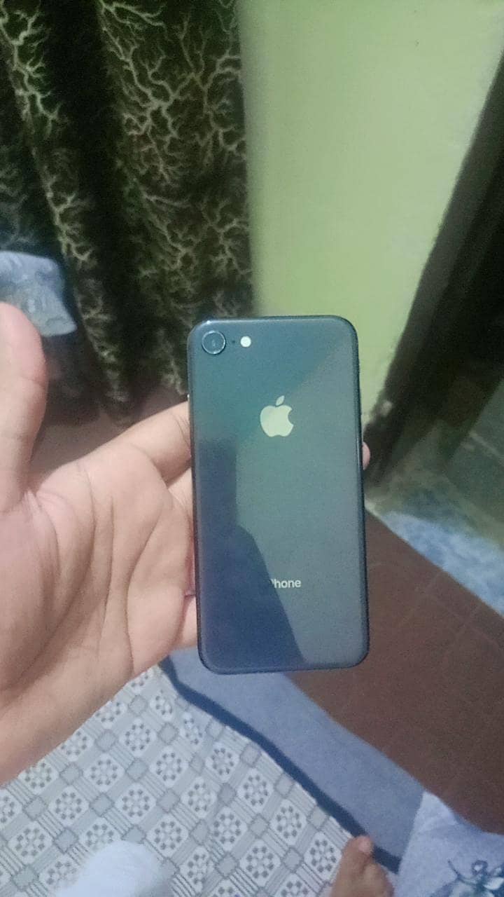 iPhone 8 1