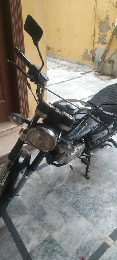 SUZUKI. GS 150  SE 2021 mosel