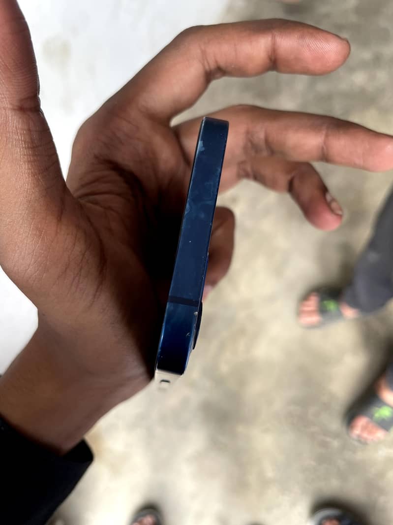 Apple iPhone 12 0