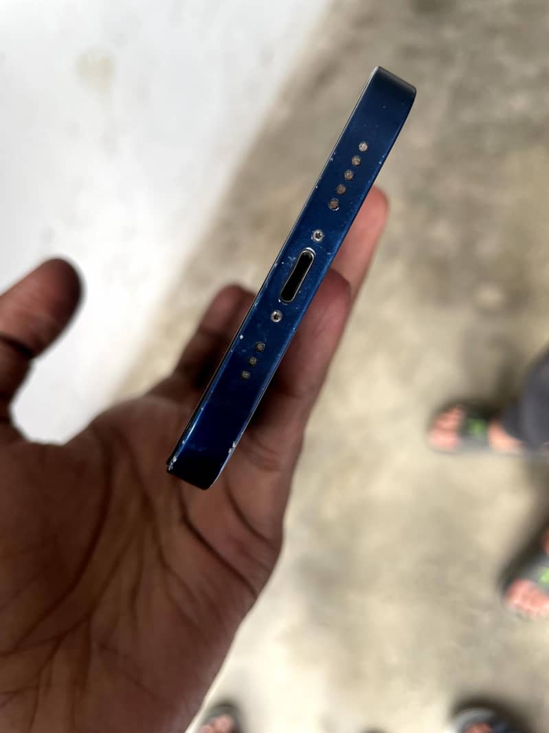 Apple iPhone 12 2