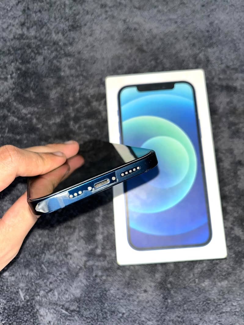 Apple iPhone 12 3