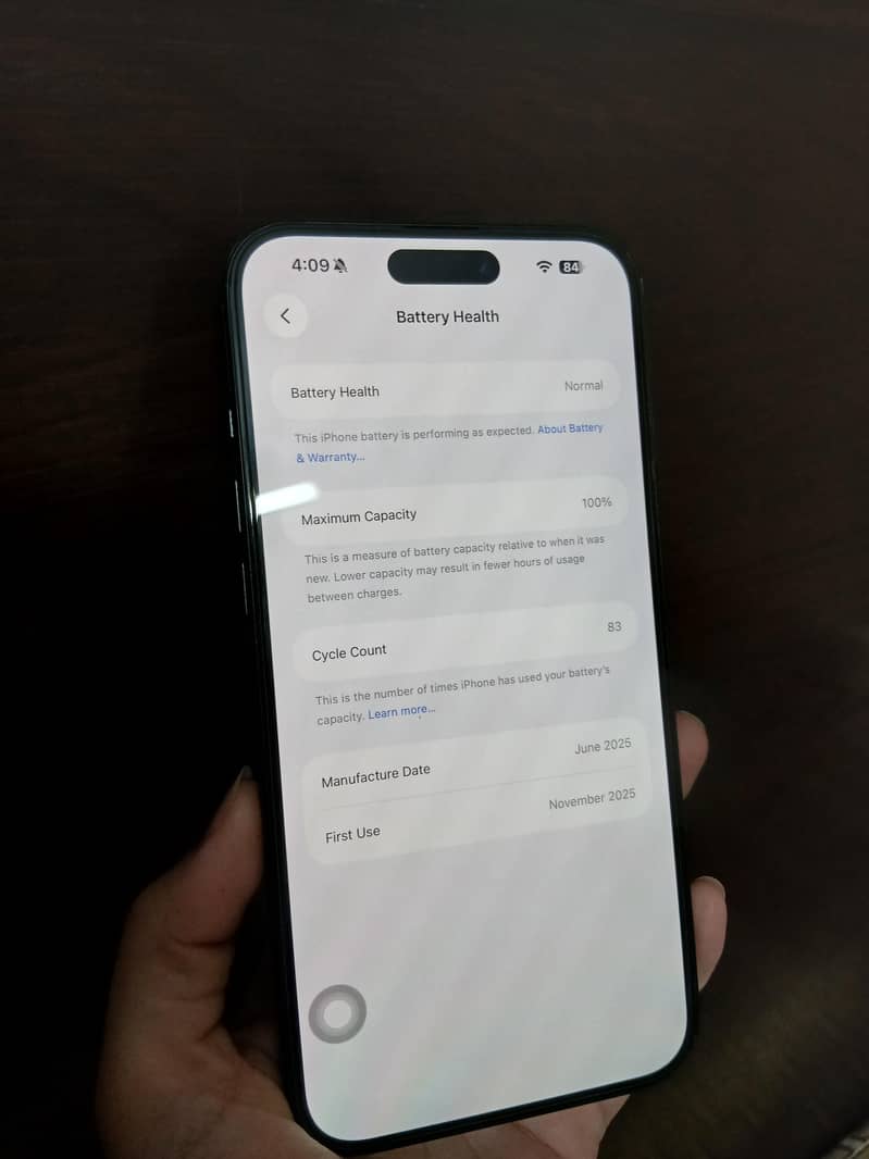 Apple iPhone 16 Plus 1