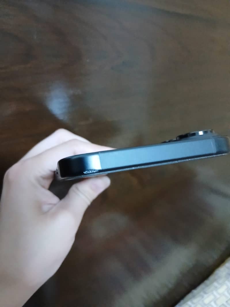 Apple iPhone 16 Plus 2