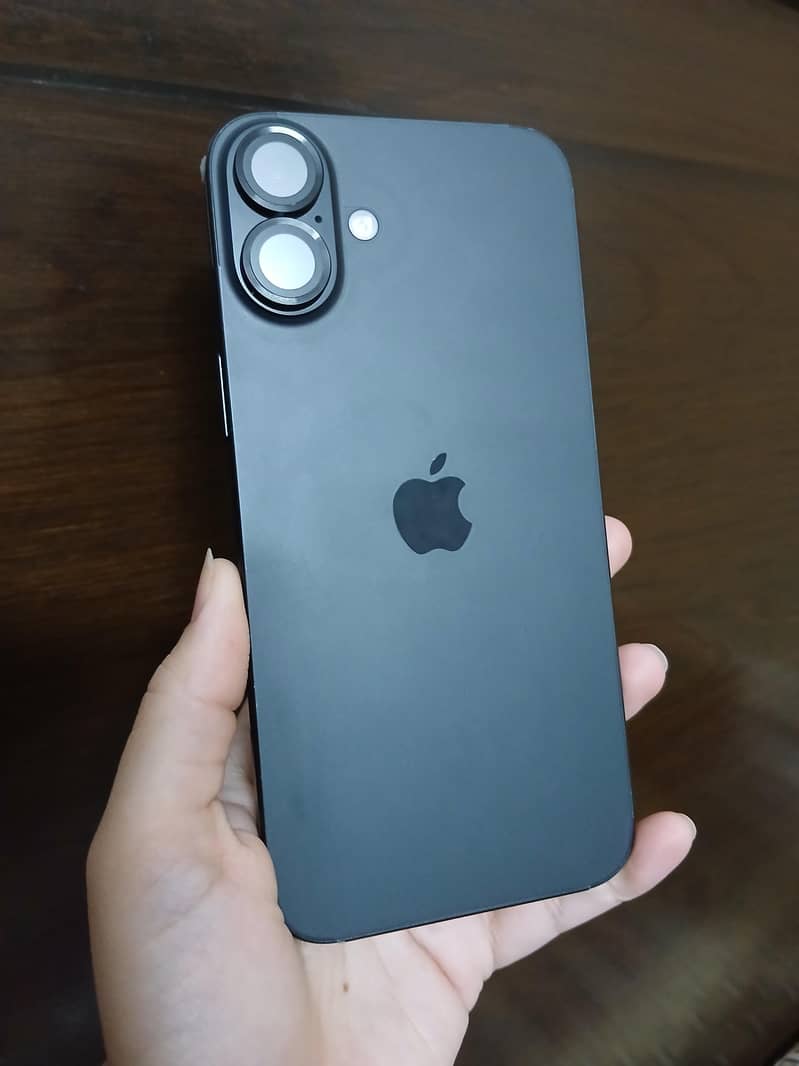 Apple iPhone 16 Plus 4