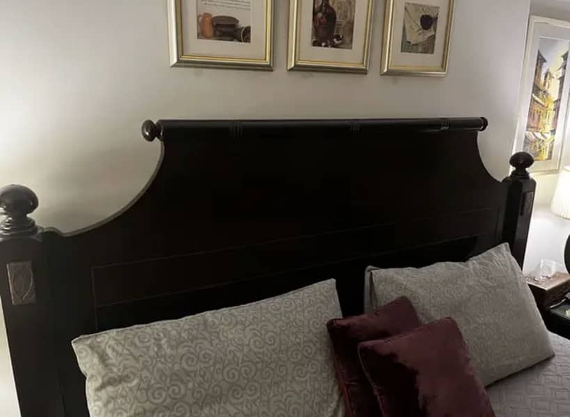 King size double bed 1