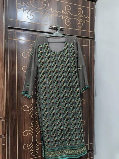 Fancy chiffon dress in excellent condition