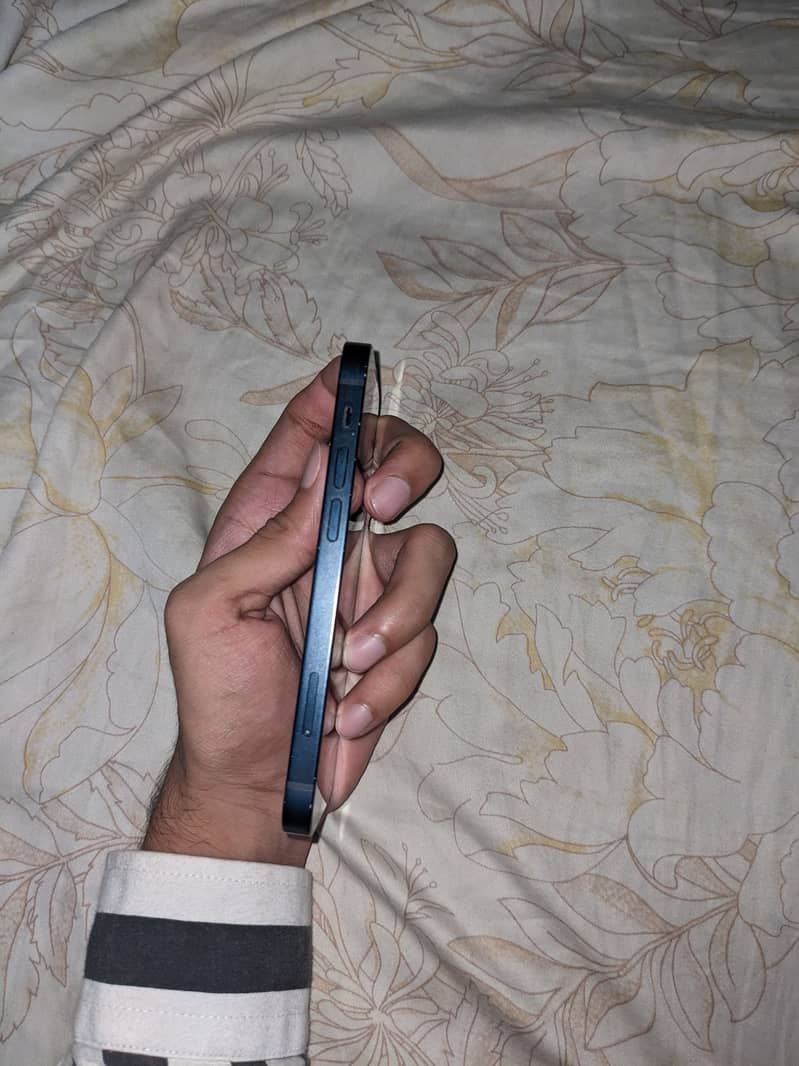 Apple iPhone 13 mini 3