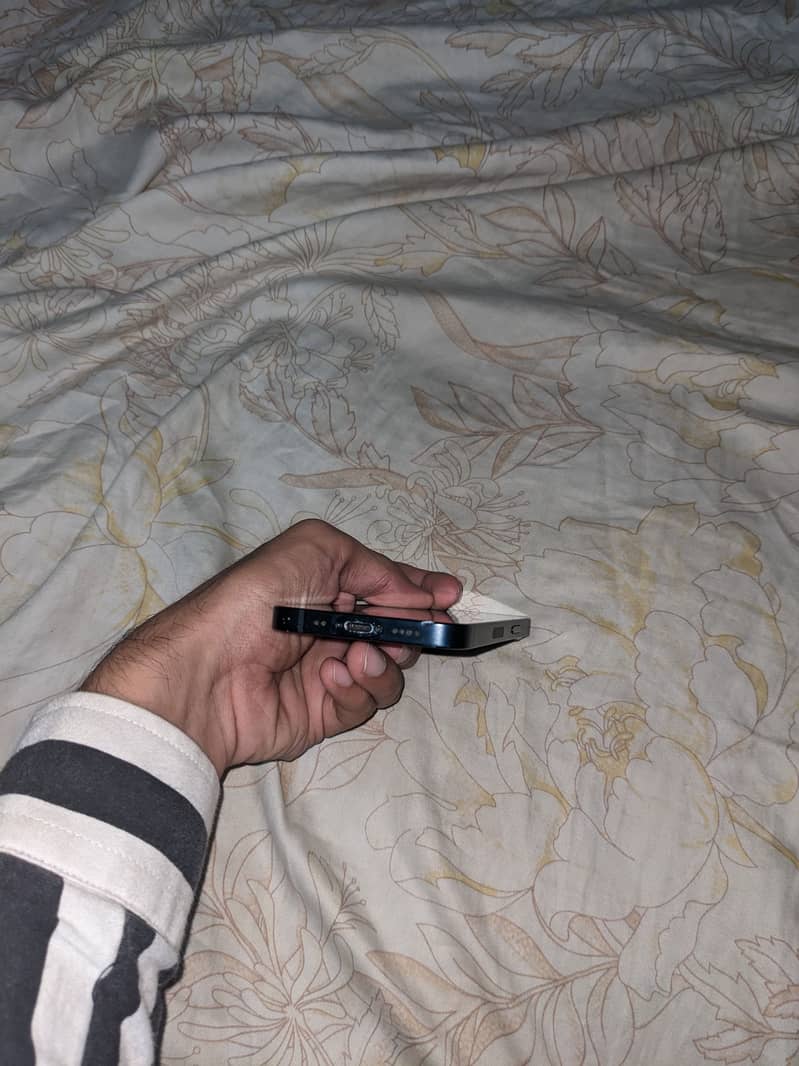 Apple iPhone 13 mini 5