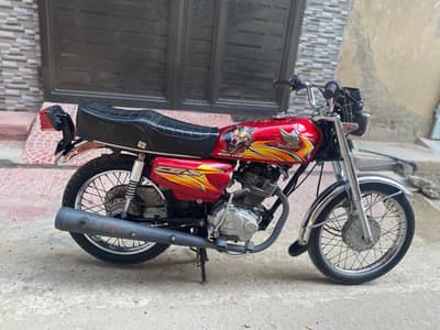 Honda 125 2021 well maintained.