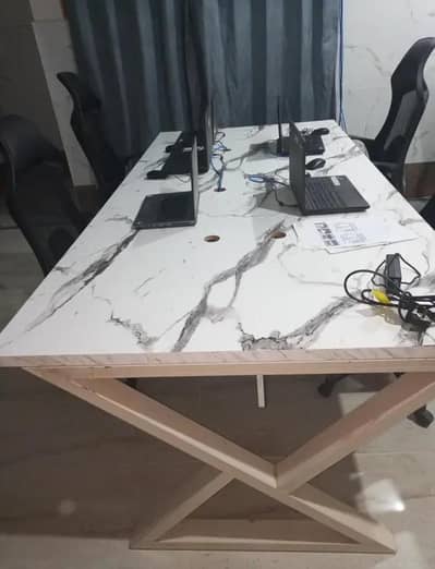 6_Seater modern office workstation table for sale