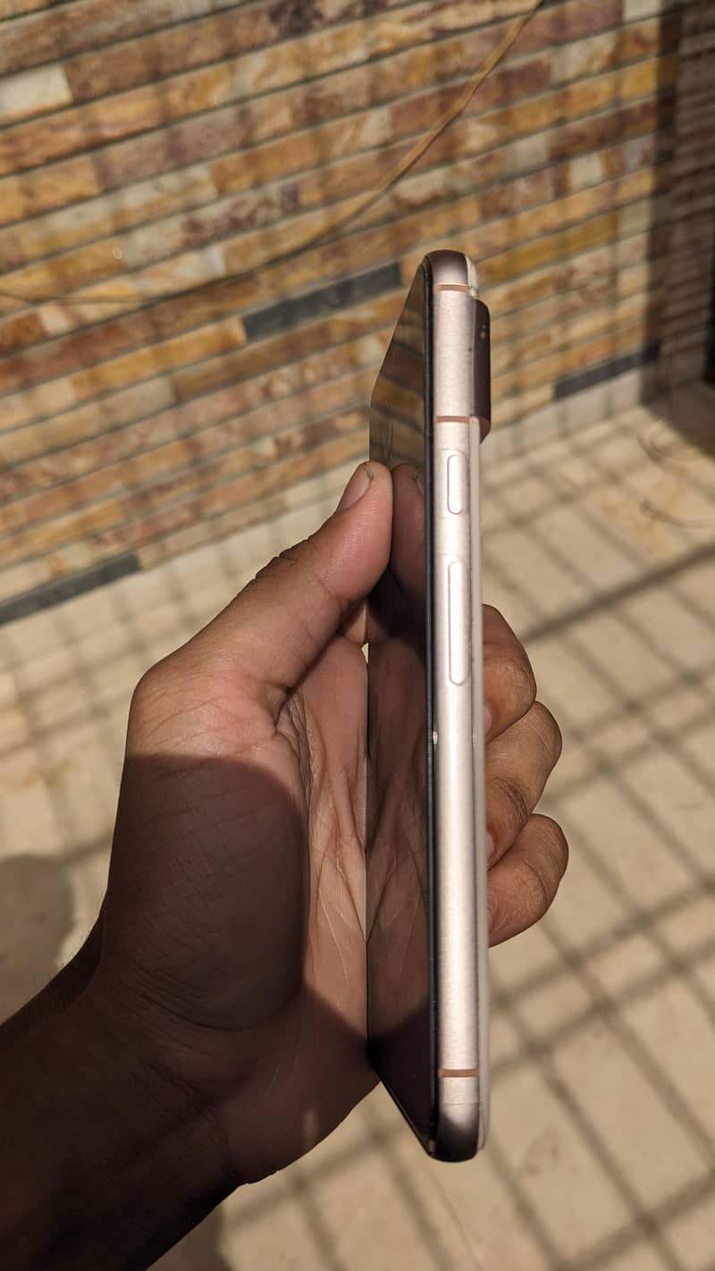 Google Pixel 8 3