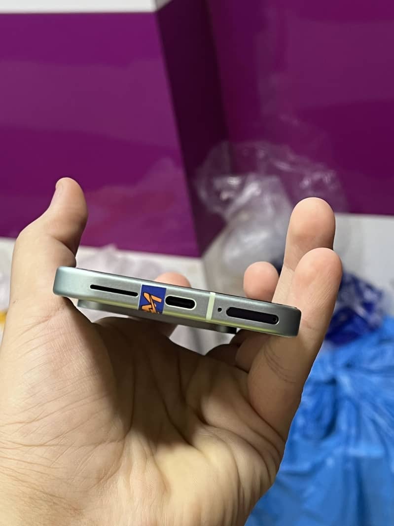 Google Pixel 9 4