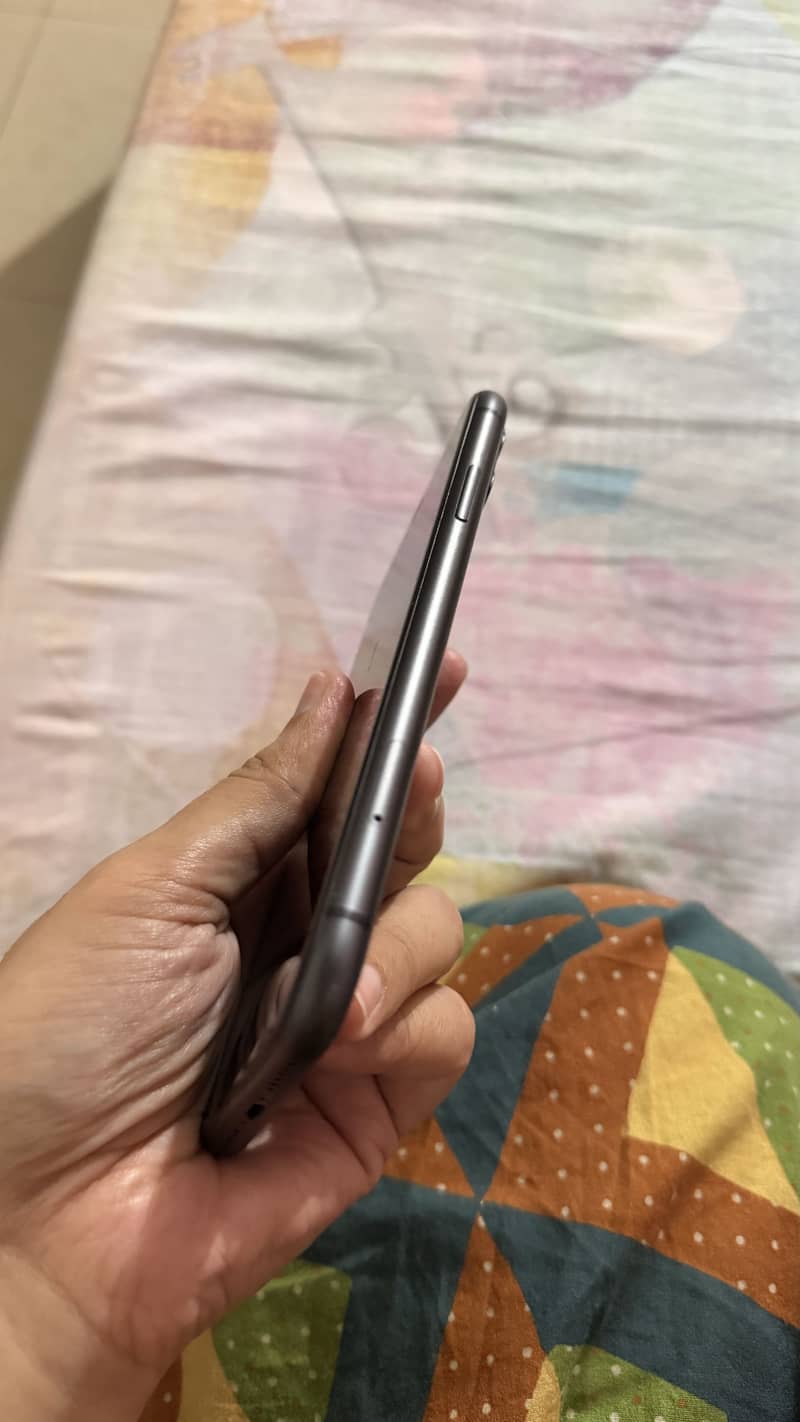 Apple iPhone 11 8
