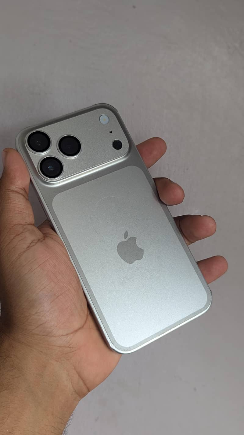 Apple iPhone 14 Pro Max 0