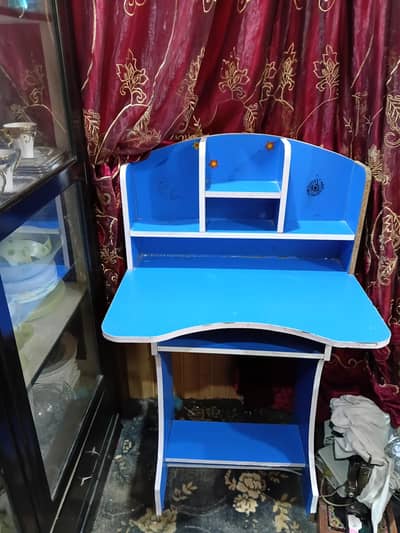 kids study table and chair