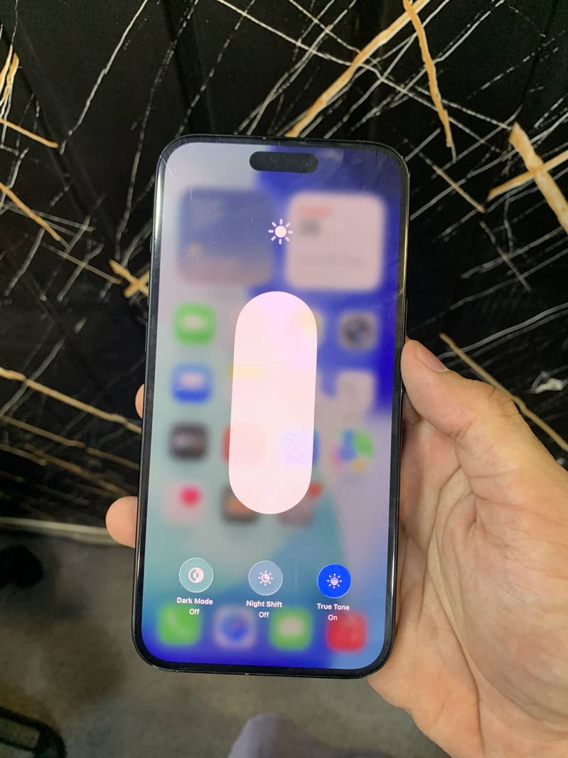 Apple iPhone 16 Plus 4