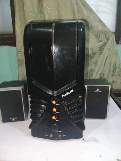 beautiful sound system I need money so I say it
