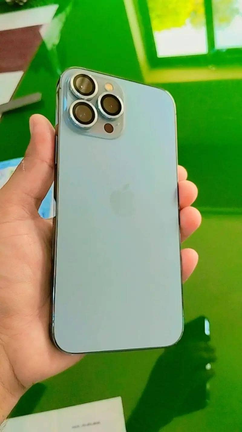Apple iPhone 13 Pro Max 3