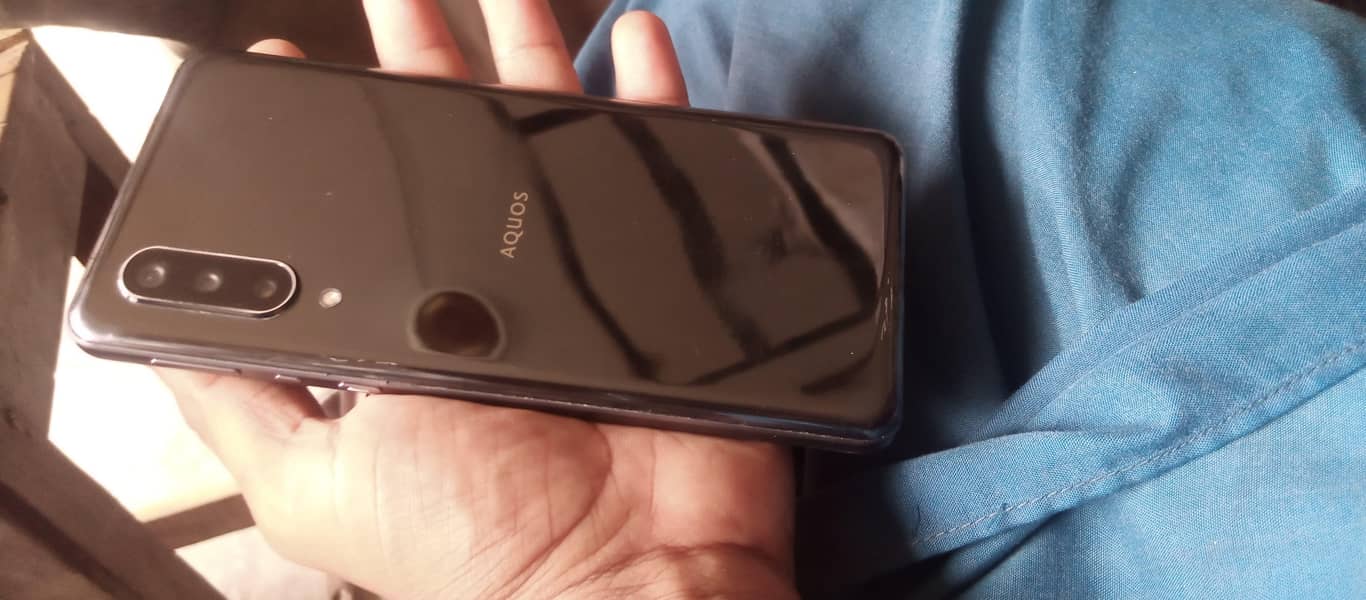 Sharp Aquos zero 5G 0