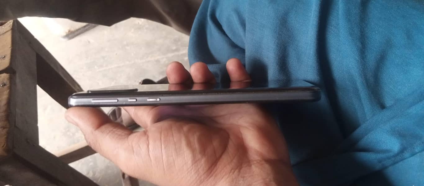 Sharp Aquos zero 5G 1