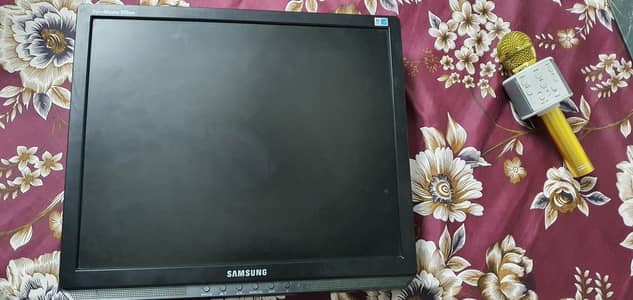 21.5 inches samsung monitor