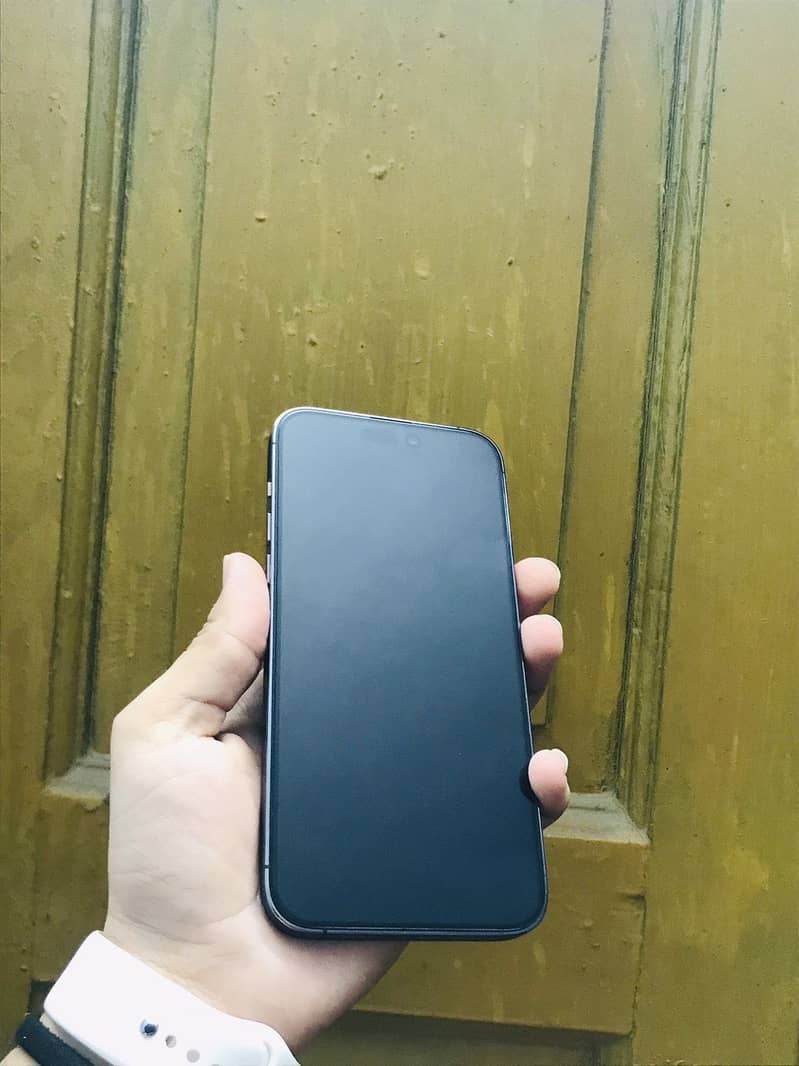 iPhone 14 pro max 2