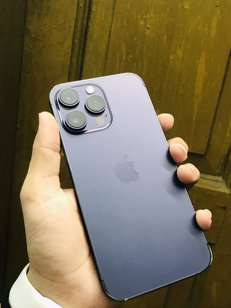 iPhone 14 pro max 4