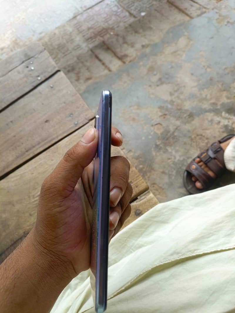 Vivo V21 3