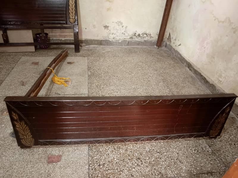 King size bed 1